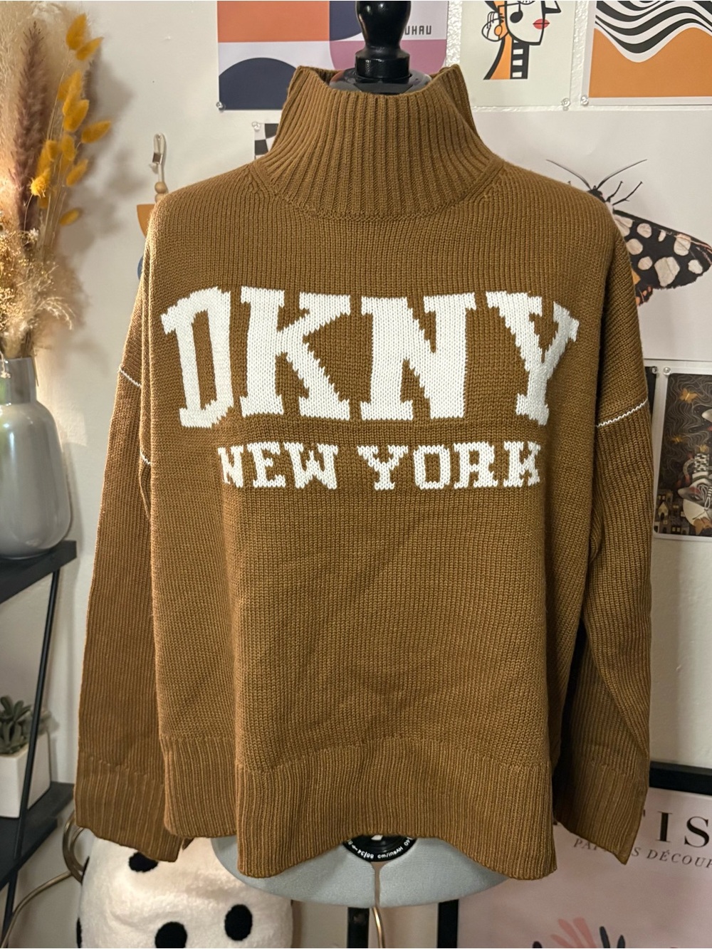 DKNY Jeans New York Turtleneck Sweater Brown Cream NWT Size M